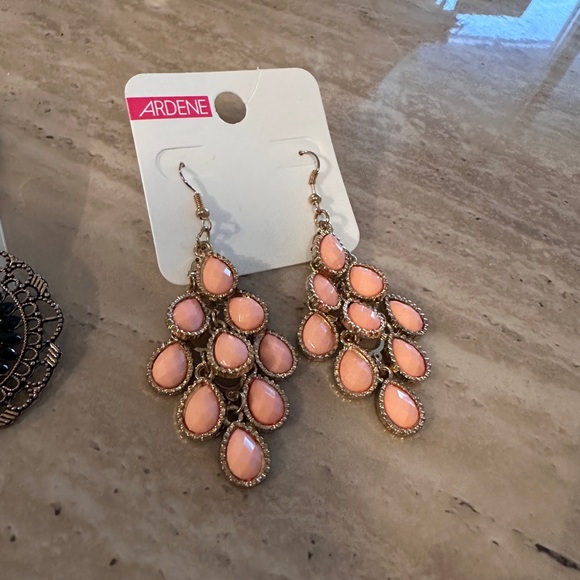 Chandelier earrings - Picture 2 of 3